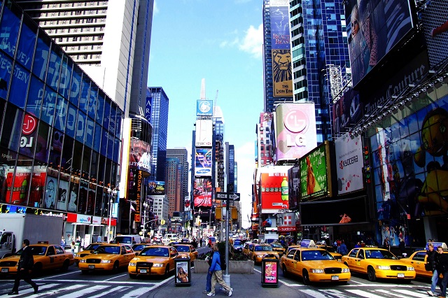 Fifth Avenue, thiên đường cho những tín đồ nghiện thời trang và mua sắm