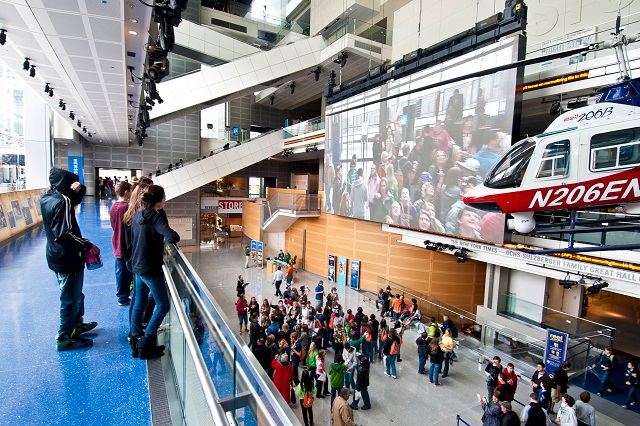 Màn hình cực lớn trị giá 3 triệu USD ở bảo tàng Newseum