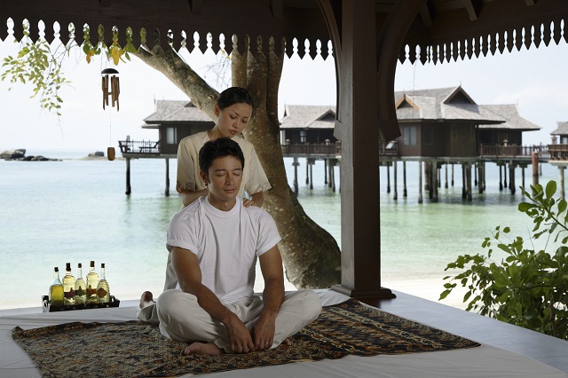 Đến Pangkor Laut du khách còn được trải nghiệm các liệu pháp trẻ hóa truyền thống của người dân địa phương