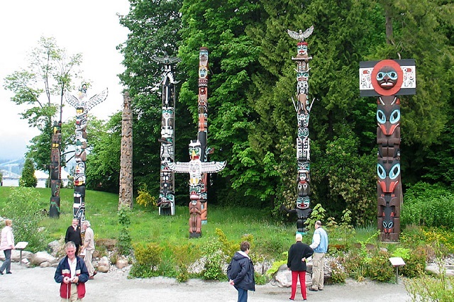 Những cột totem độc đáo của các bộ tộc bản địa