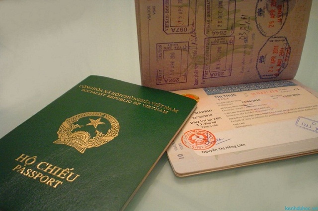 Visa và hộ chiếu là hai trong những thứ quan trọng nhất của chuyến đi