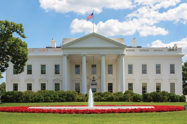 Nhà Trắng là điểm du lịch nổi tiếng ở Washington thu hút rất nhiều du khách đến hàng năm