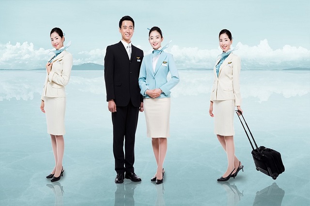 Trang phục tiếp viên của Korean Air được sử dụng từ năm 2015 cho tới nay