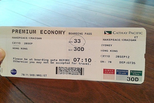 Tùy vào từng hạng vé máy bay  mà Cathay Pacific sẽ có quy định mức phí hoàn đổi khác nhau