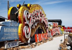 Tham quan bảo tàng Neon độc đáo của Las Vegas