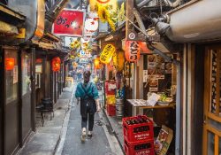 Khám phá Omoide Yokocho – Phố ẩm thực đêm hấp dẫn nhất Tokyo