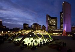 Mách nhỏ những địa điểm vui chơi buổi tối thú vị nhất Toronto