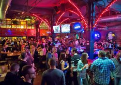 Wall Street Plaza – khu vực vui chơi về đêm sôi động của Orlando