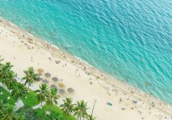 Những bãi biển hút khách nhất vào dịp tết ở Nha Trang